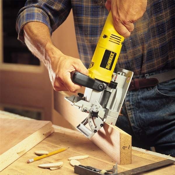DeWalt DW682K Kekserica za drvo, 600W - slika 3