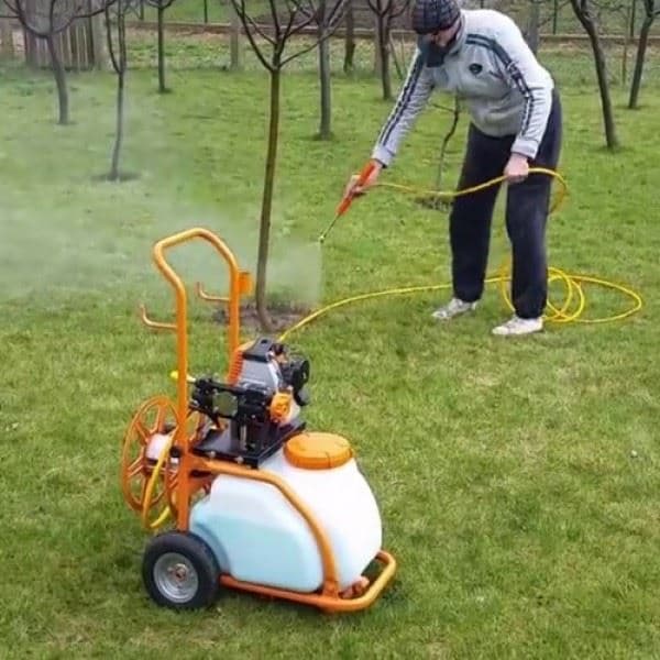 Villager VS 30 motorna prskalica - atomizer na kolicima - slika 2