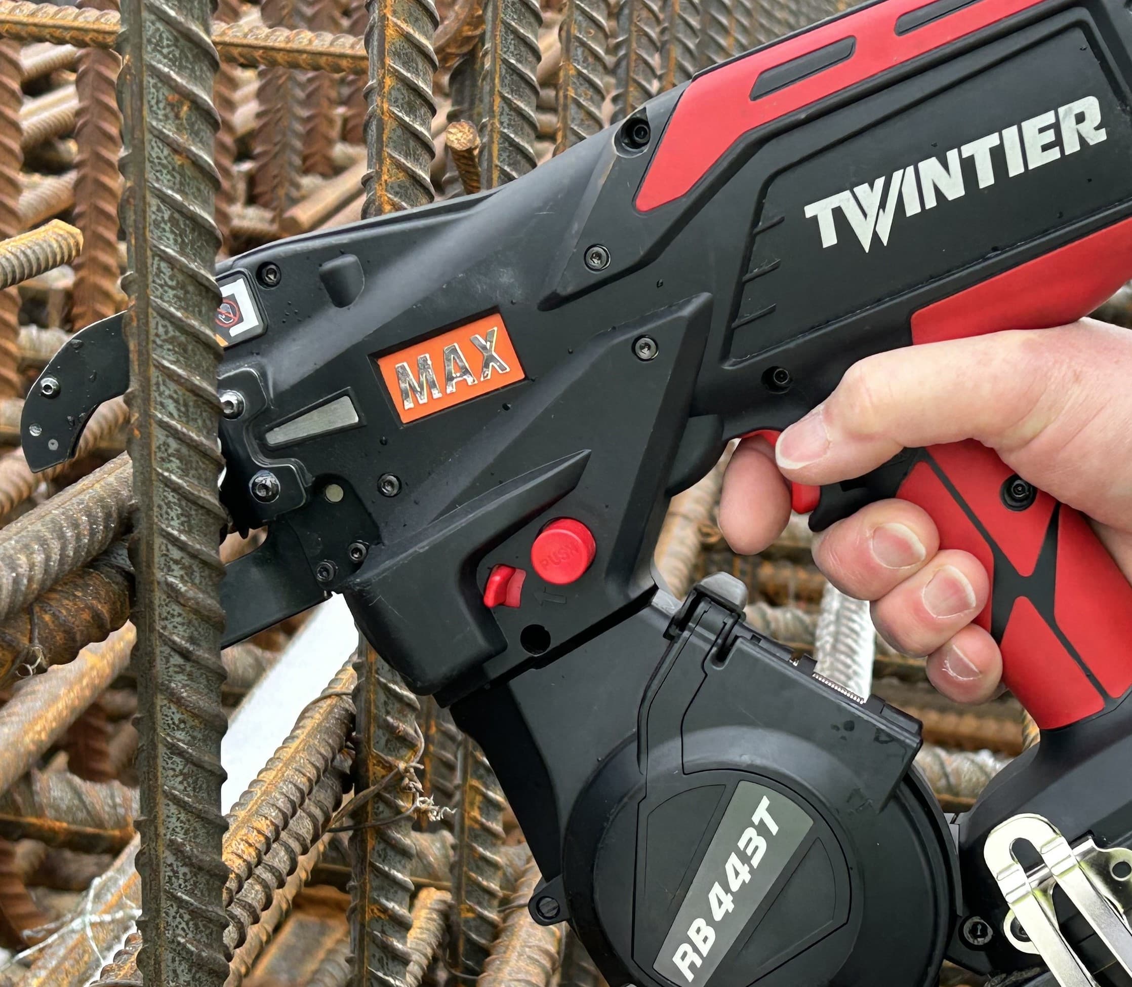 Mašina za vezivanje armature MAX RB443T, 2x5.0Ah - slika 10