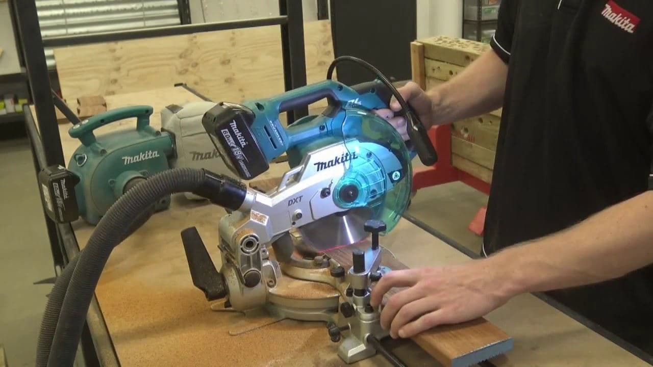 Makita DLS600Z Akumulatorska testera za koso sečenje, bez baterija i punjača - slika 2