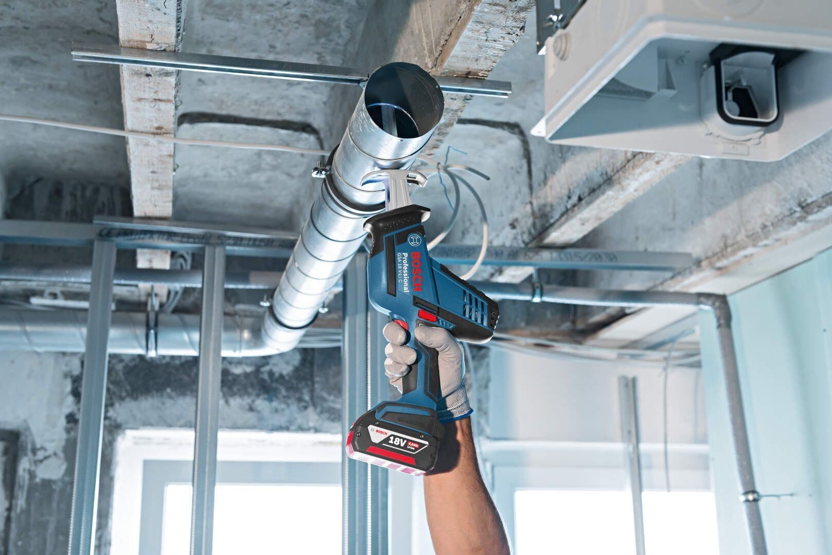 Bosch GSA 18V-LI C Akumulatorska univerzalna-recipro testera + L-Boxx kofer - slika 2