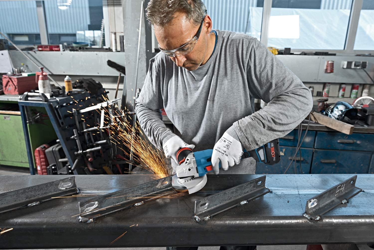 Bosch GWS 18V-15 C Akumulatorska ugaona brusilica + L-Boxx - slika 12