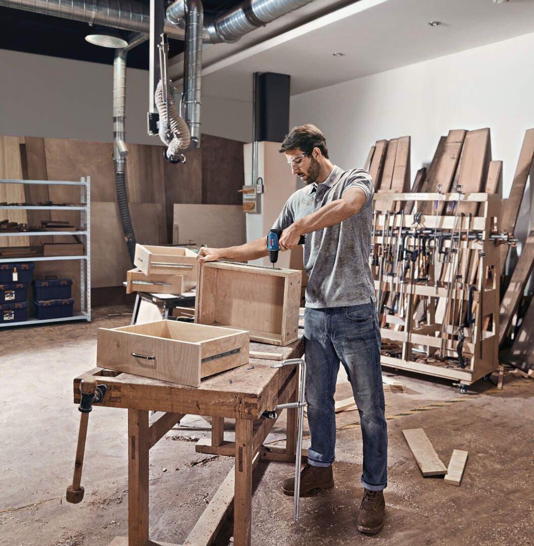 Bosch Akumulatorska vibraciona bušilica - odvrtač GSB 12V-30 + 39-delni set pribora, 2x2,0Ah - slika 8