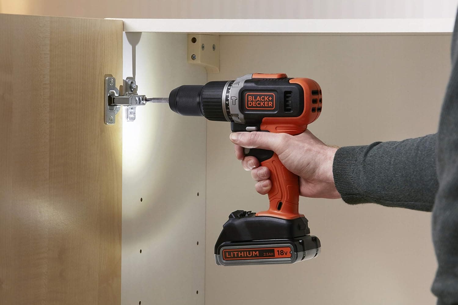 Black + Decker BCD003ME2K Akumulatorska bušilica 2x2.5Ah - slika 4