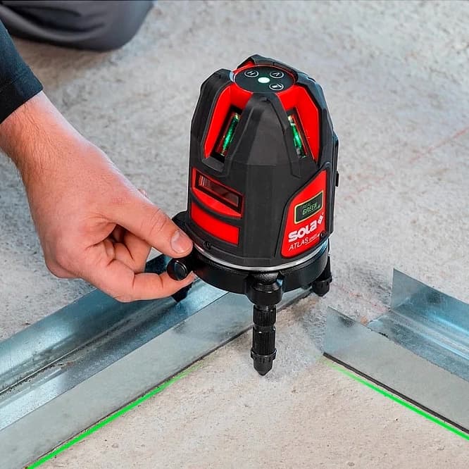 Sola ATLAS GREEN linijski laser sa tačkom, sa 4x1.5V AA baterije i koferom - slika 4