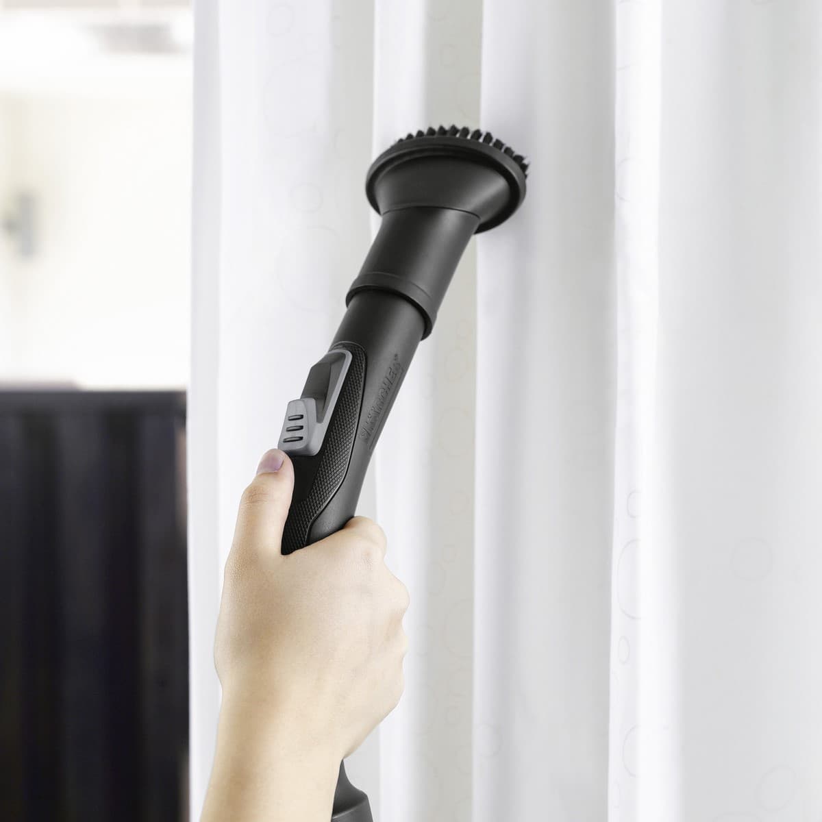 Kärcher 1.198-053.0 usisivač sa posudom beli, 700W - slika 2