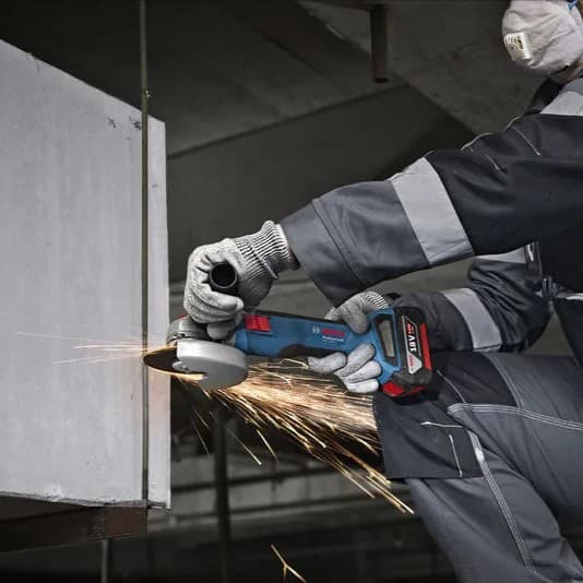 Bosch GWS 18V-8 akumulatorska ugaona brusilica, sa 2x4.0Ah baterije i punjačem, 06019N9002 - slika 3